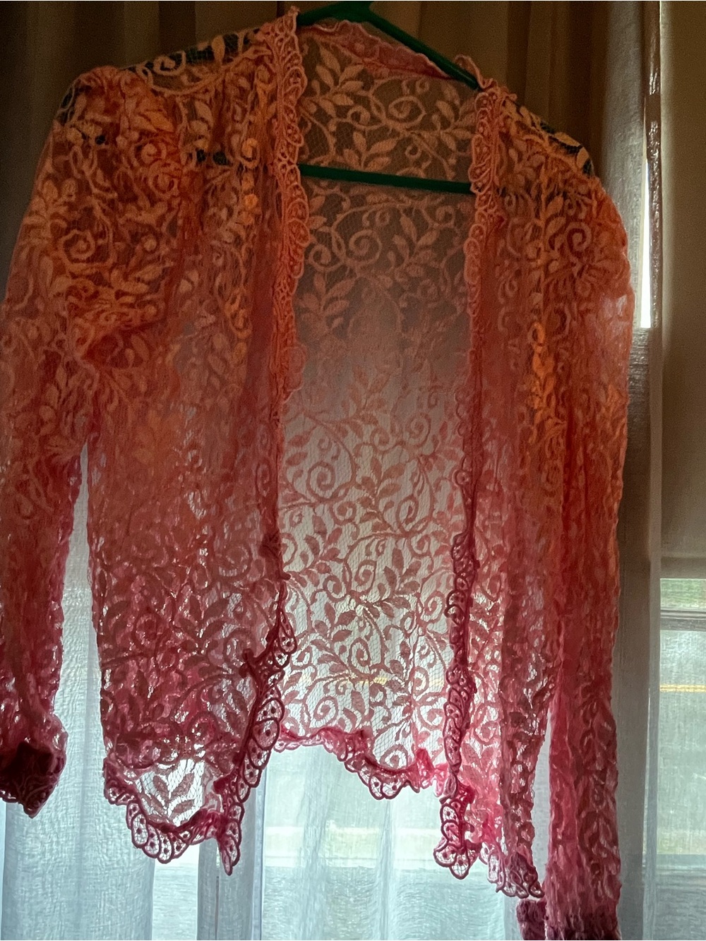 Vintage 80s Pink lace duster 
Fits multiple sizes